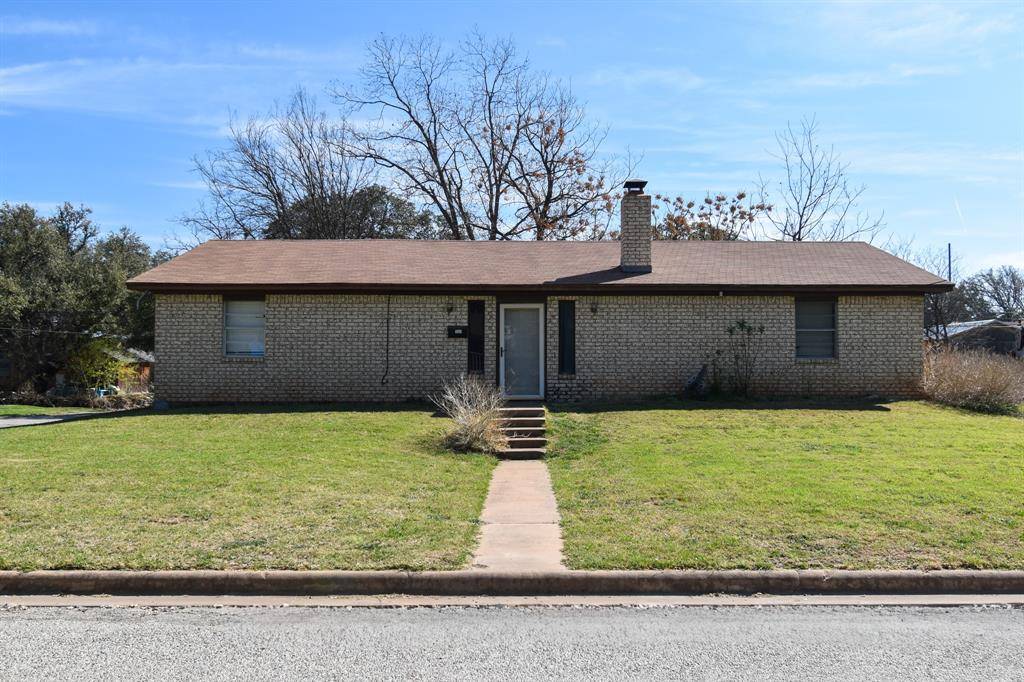 1801 S College Street, Brady, TX 76825
