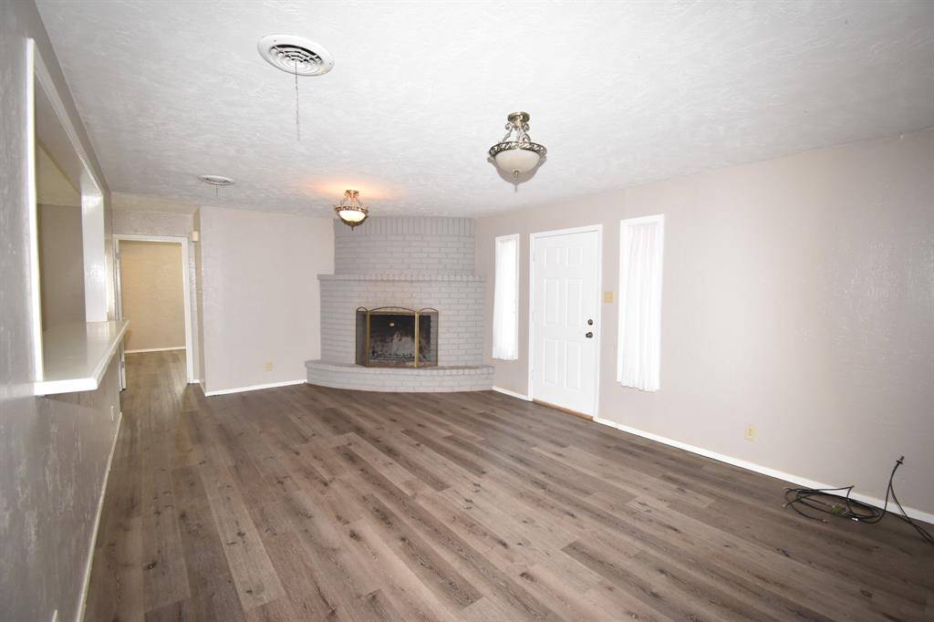 1801 S College Street, Brady, TX 76825