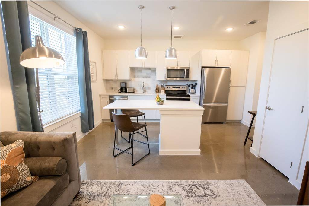 120 N Madison Avenue #1216, Dallas, TX 75208