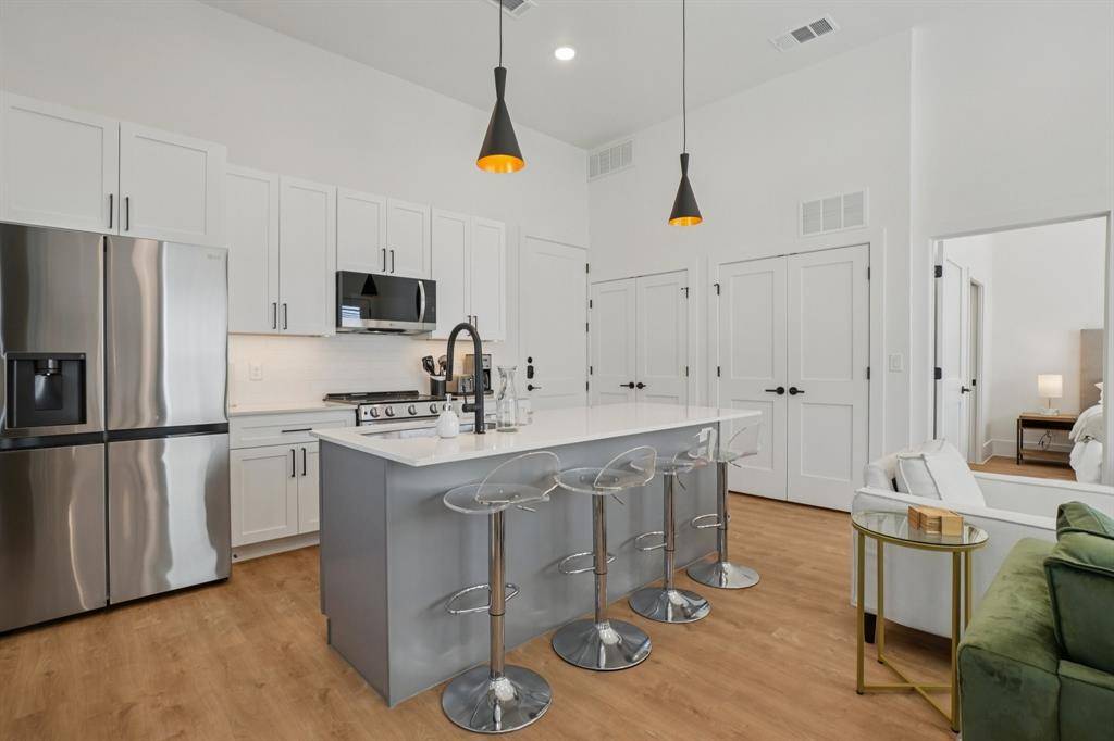 6418 Maple Avenue #204, Dallas, TX 75235