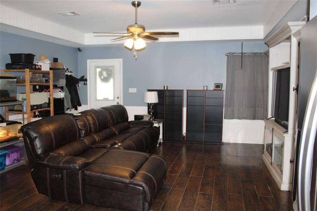 402 Cleveland Street, Bailey, TX 75452