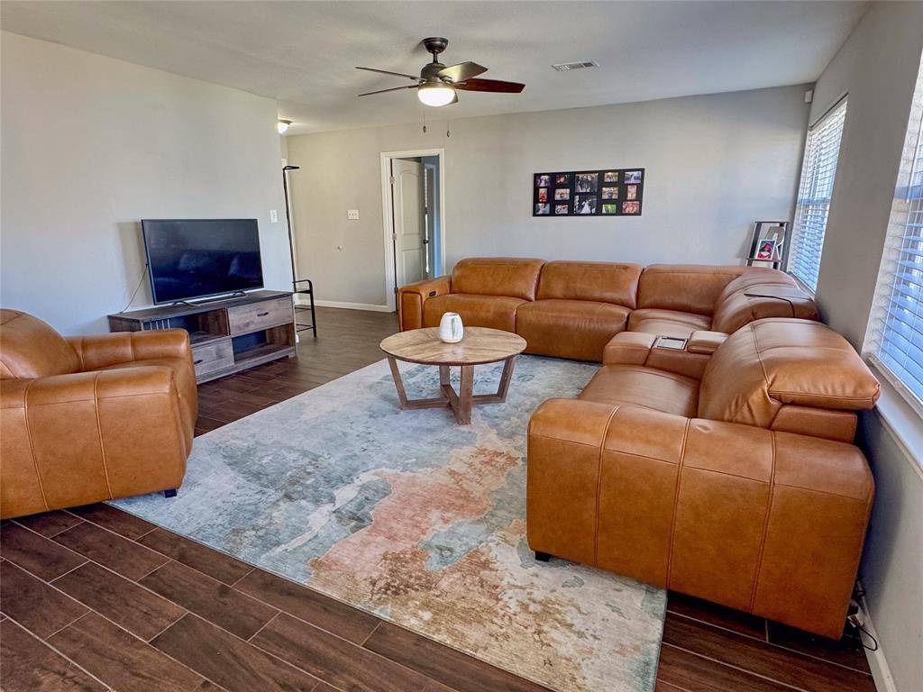 1719 Belmead Lane, Irving, TX 75061