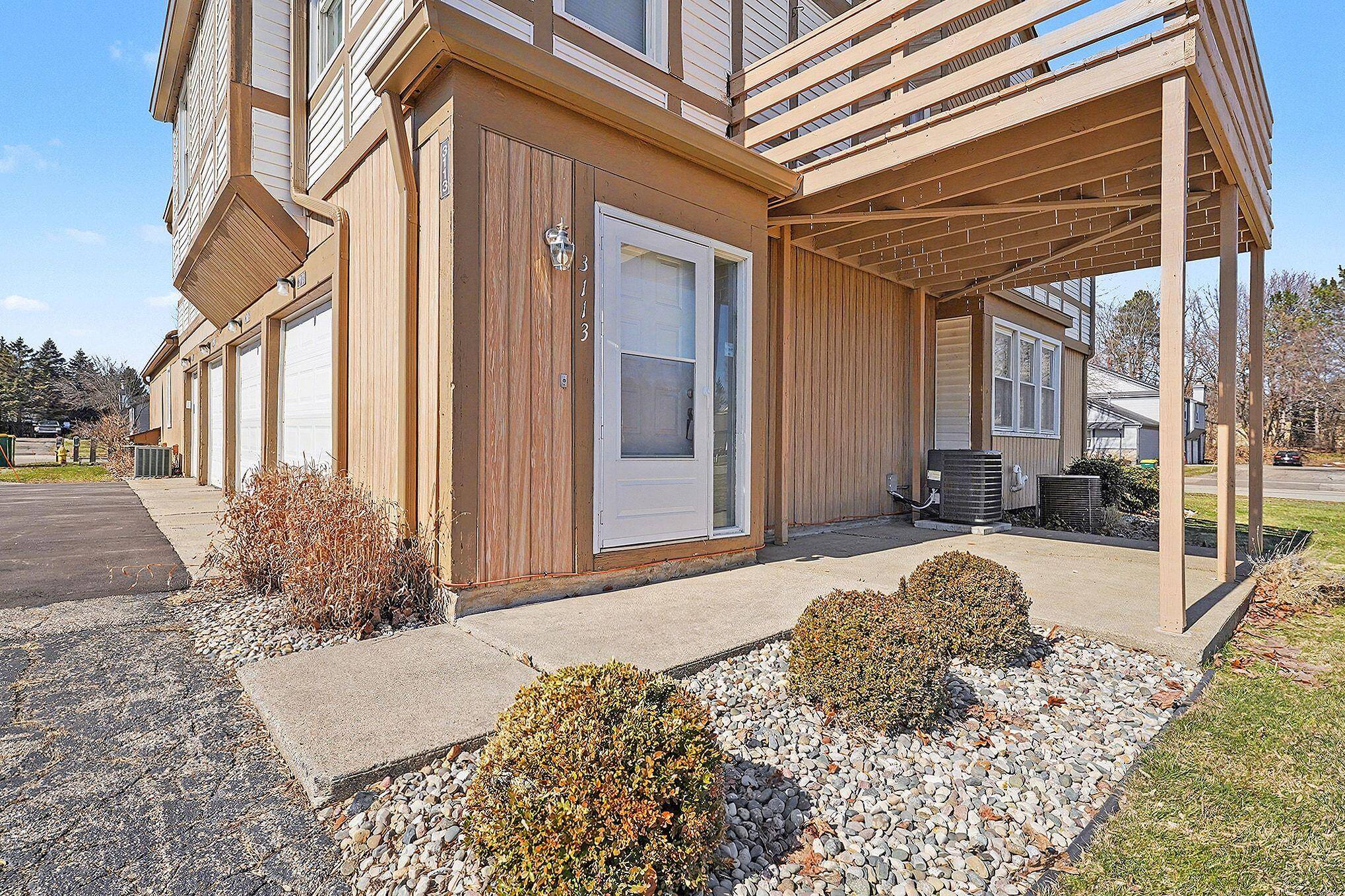 3113 Sturgeon Bay AVE, Portage City, MI 49024