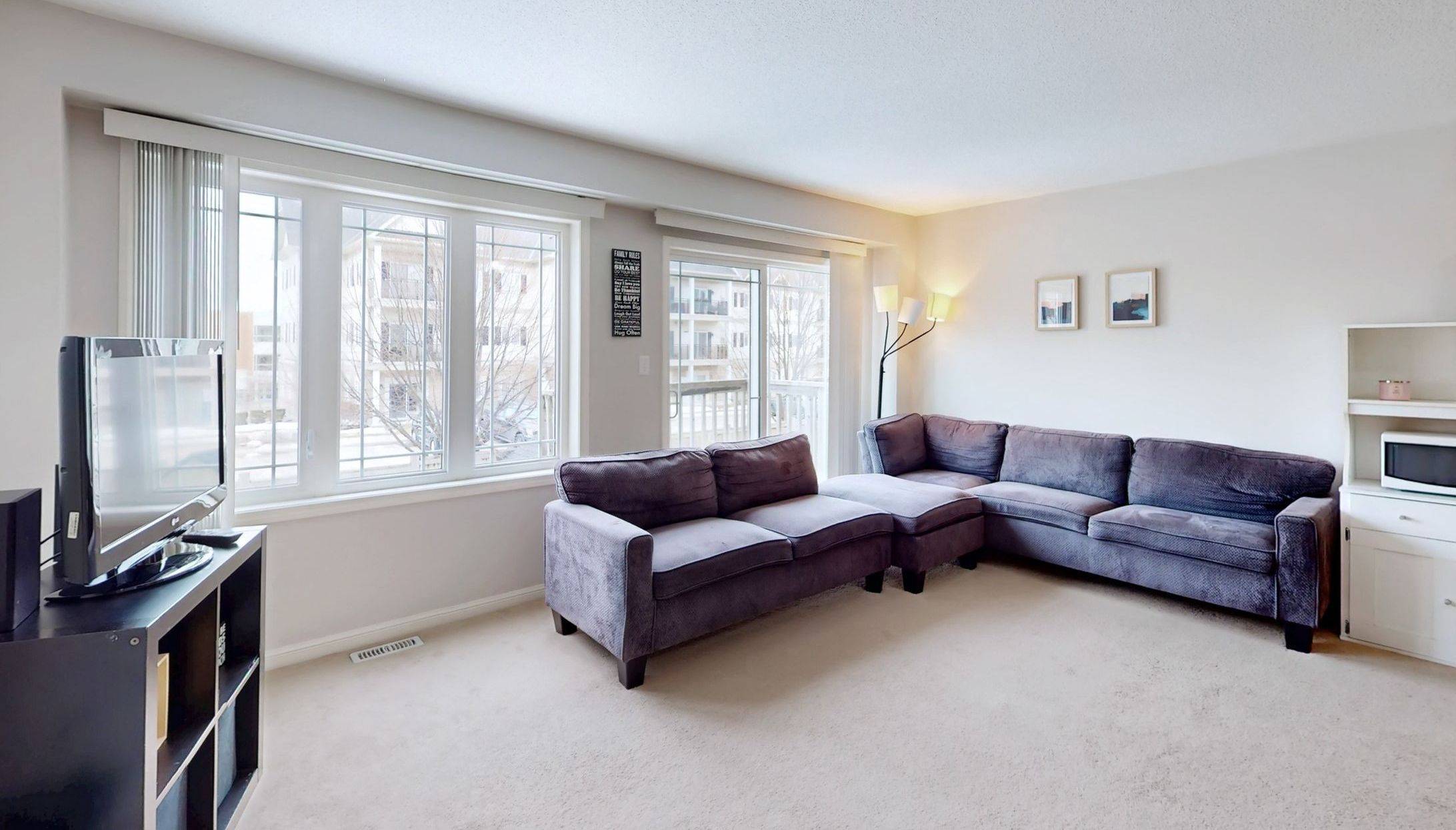 51 Connell LN E #12, Clarington, ON L1C 0L1