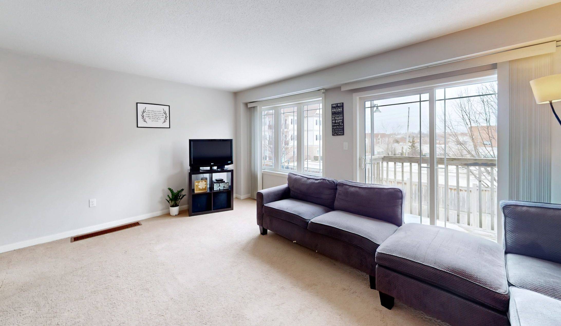 51 Connell LN E #12, Clarington, ON L1C 0L1