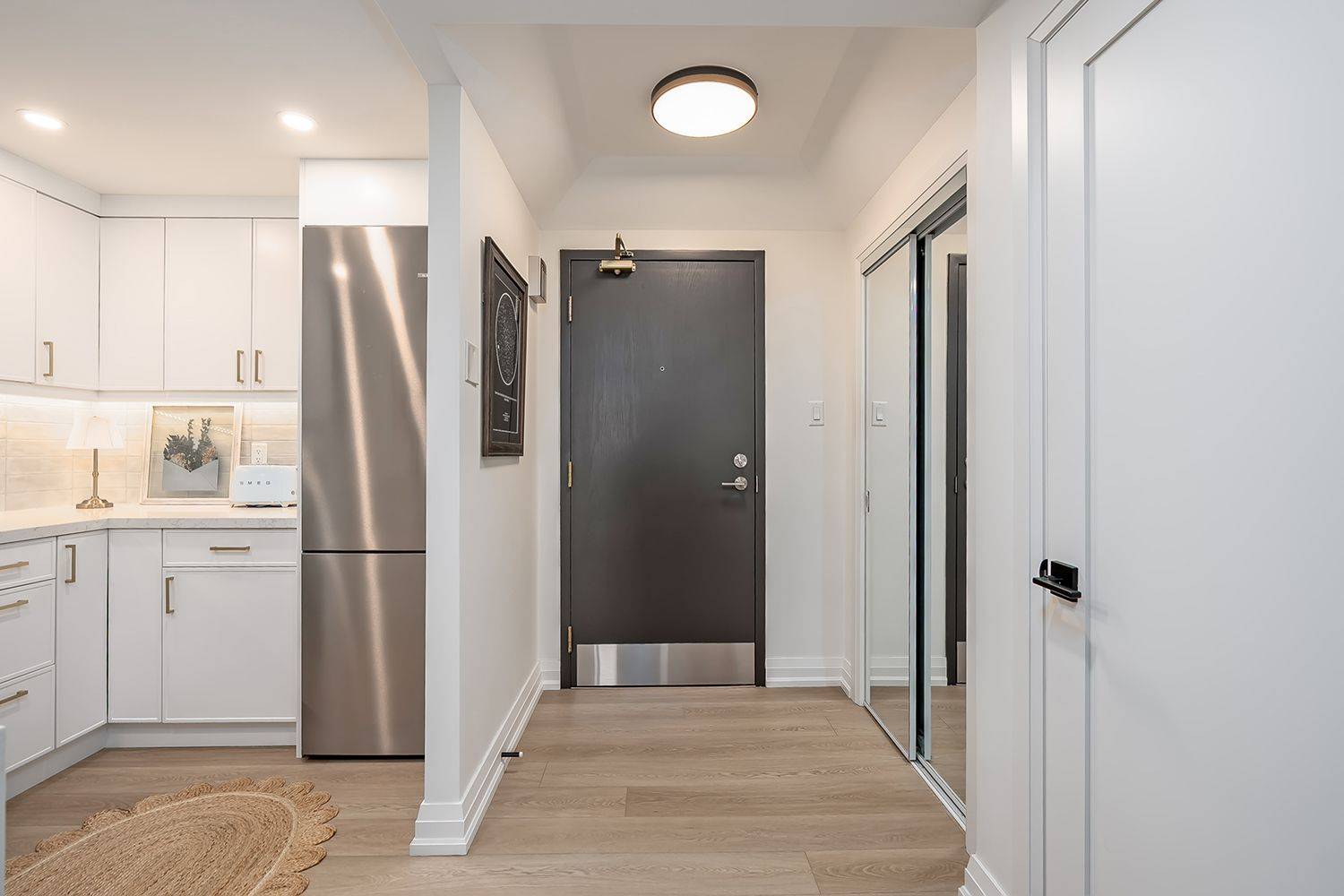 102 Bronte RD #303, Oakville, ON L6L 6J5