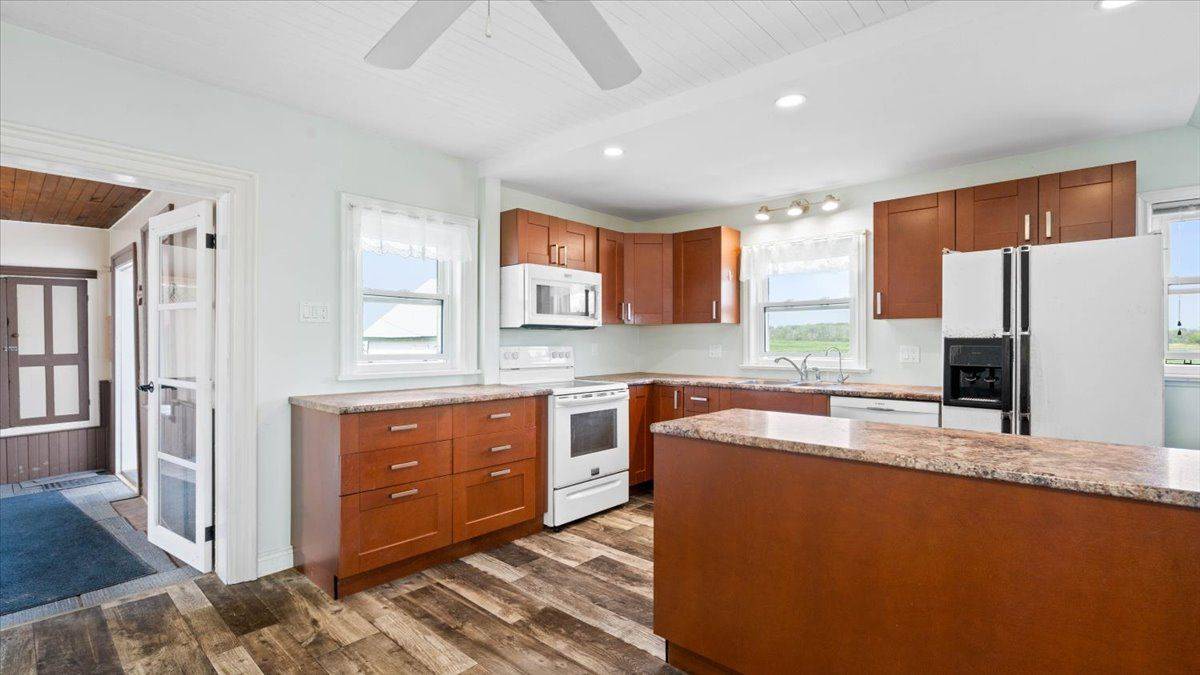 837 Casey RD, Belleville, ON K8N 4Z6