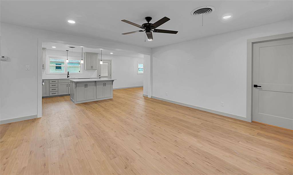 214 N Avenue P, Clifton, TX 76634