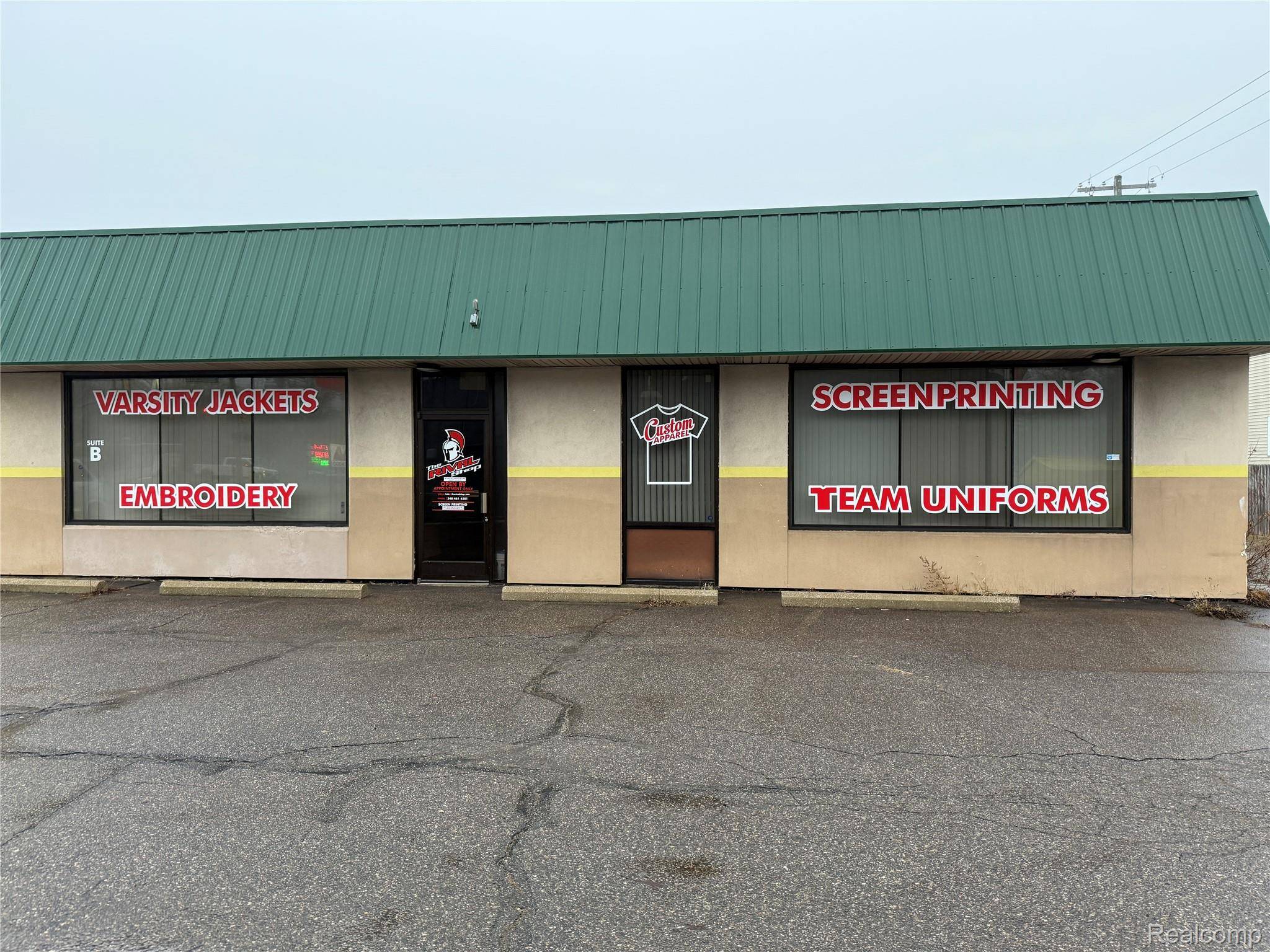 3526 Sashabaw RD #B, Waterford Charter Township, MI 48329