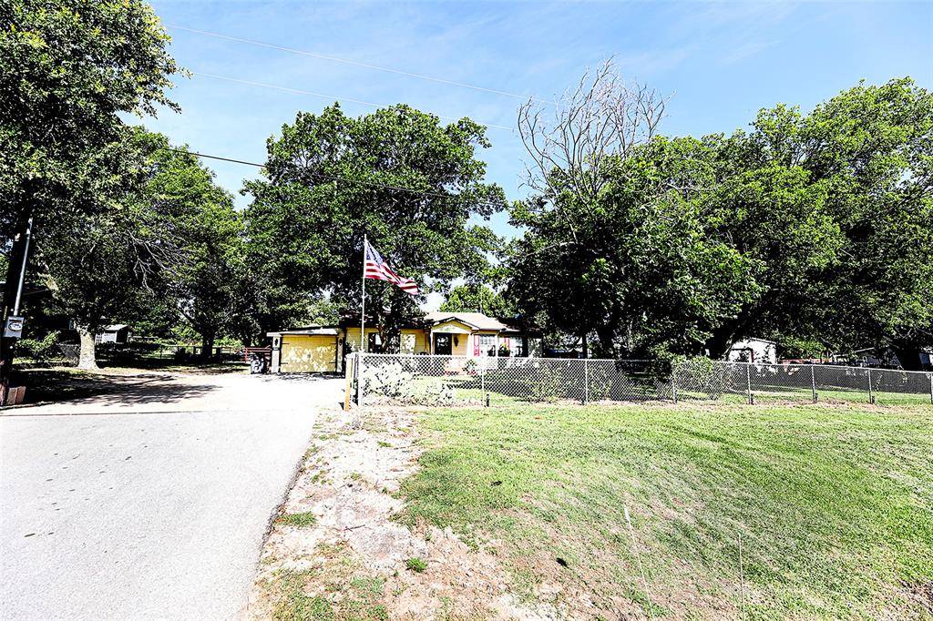 1561 Fm 1816, Bowie, TX 76230