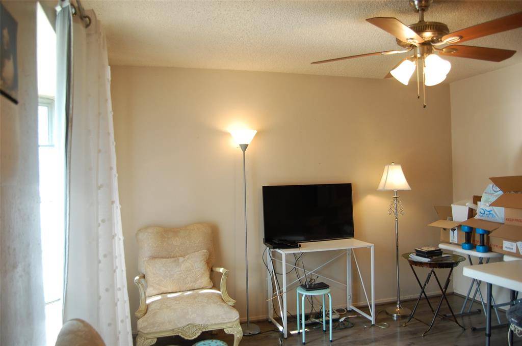 1808 Western Park Drive, Dallas, TX 75211