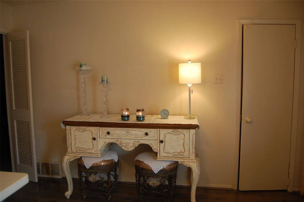 1808 Western Park Drive, Dallas, TX 75211