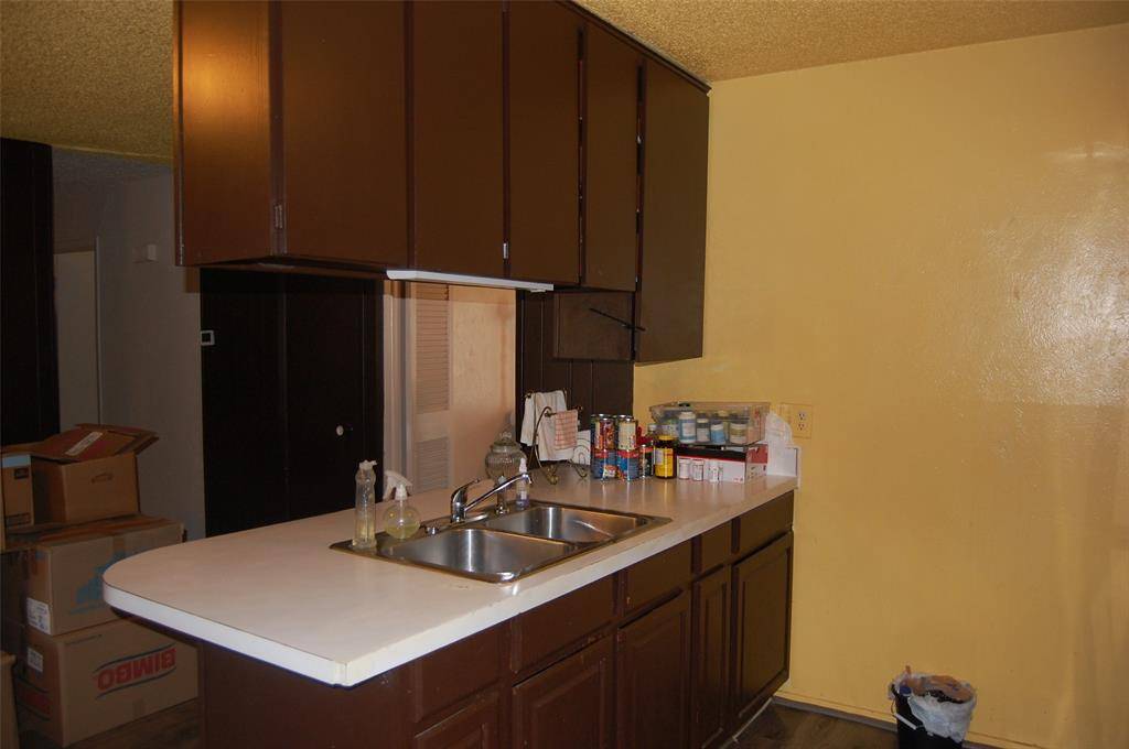 1808 Western Park Drive, Dallas, TX 75211