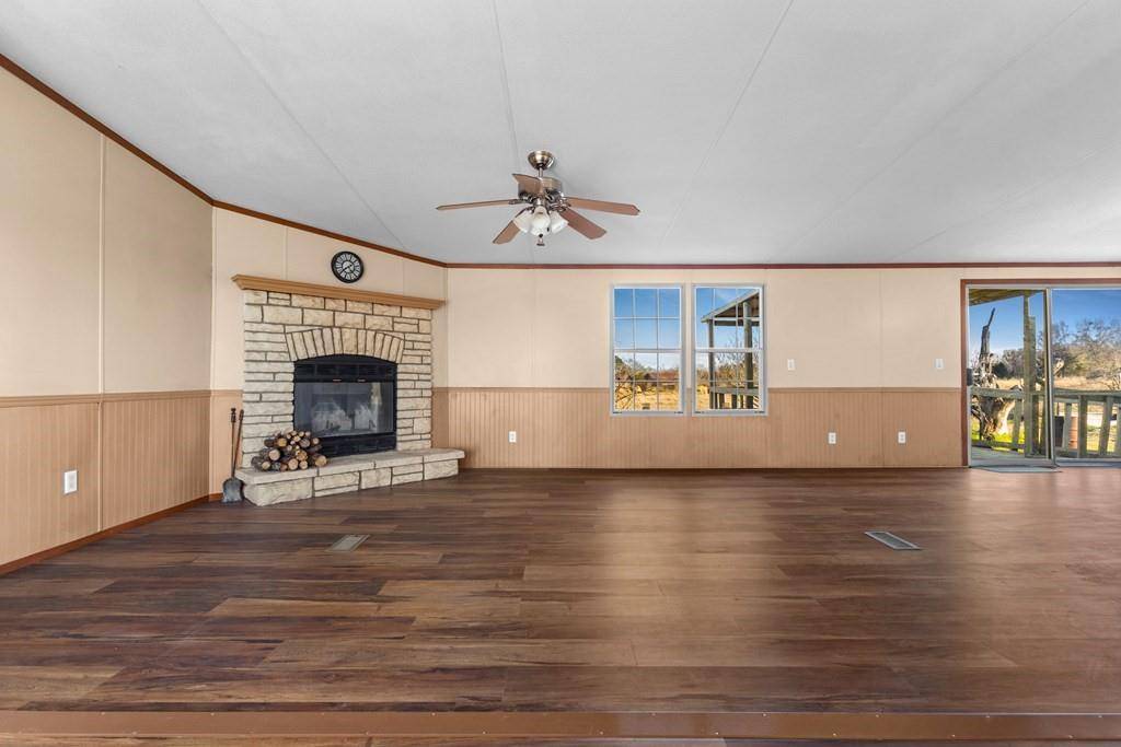 289 Vz County Road 3122, Edgewood, TX 75117