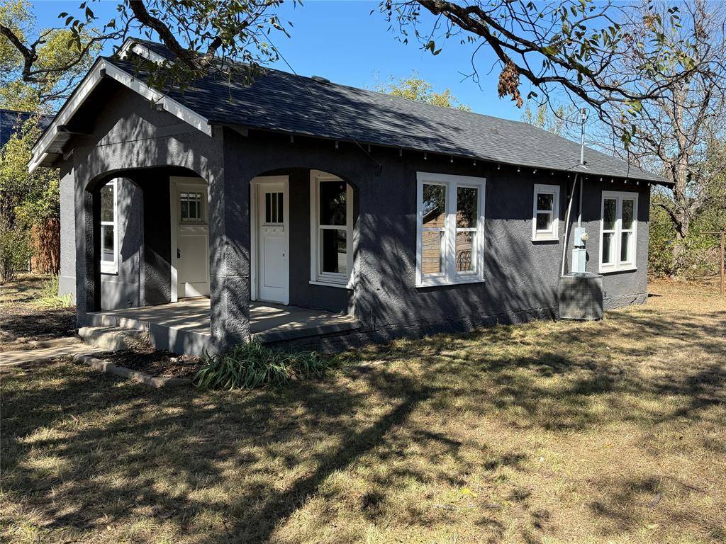 705 E 9th Street, Coleman, TX 76834