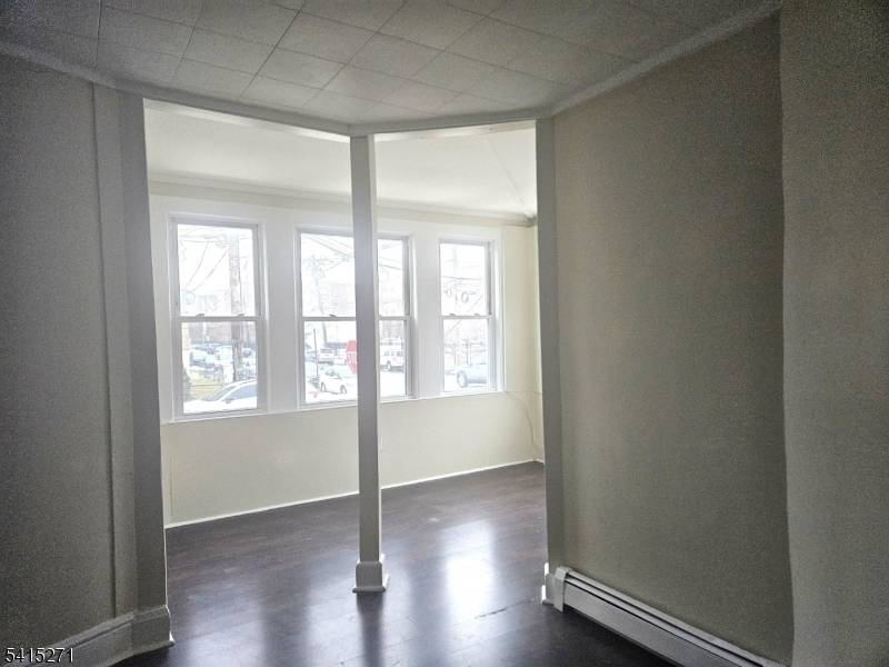 33 Elmwood Pl #5, Elizabeth City, NJ 07208