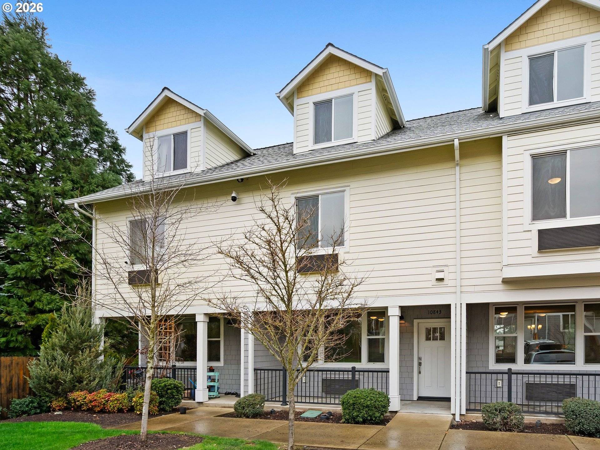 10843 E BURNSIDE ST, Portland, OR 97216