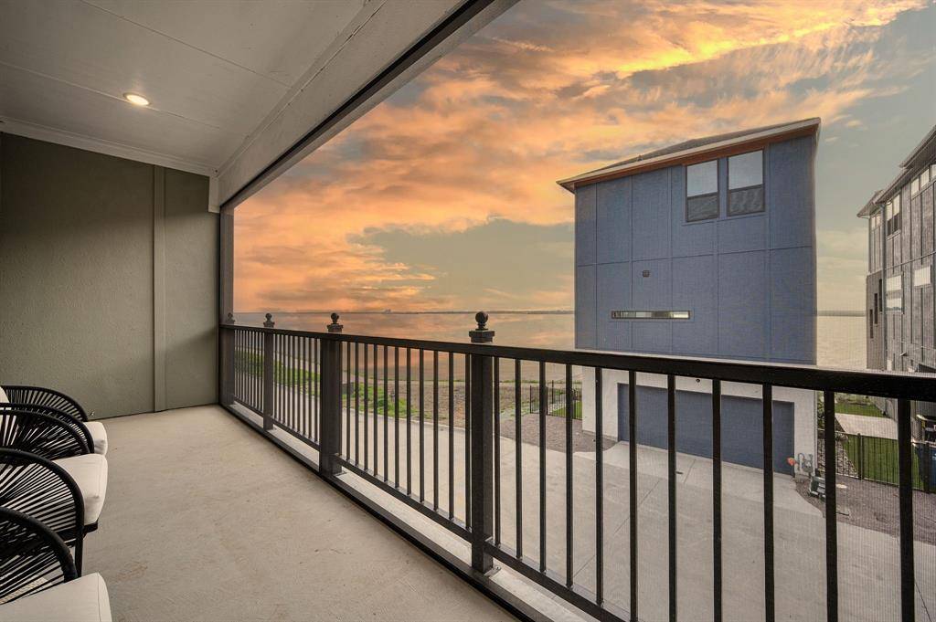 802 Resort Drive, Rowlett, TX 75088