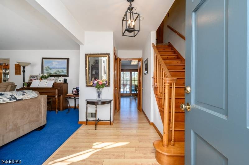 20 Mulford Ln, Hillsborough Twp., NJ 08844