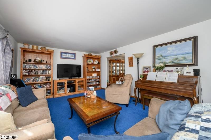 20 Mulford Ln, Hillsborough Twp., NJ 08844