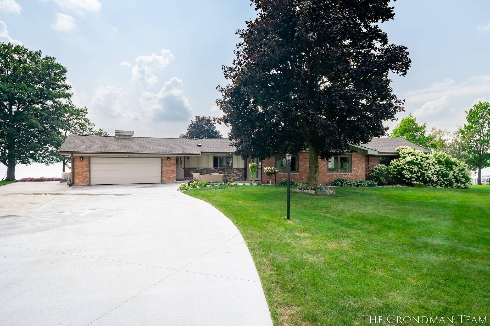 10303 Orchard LN, Cato Twp, MI 48850