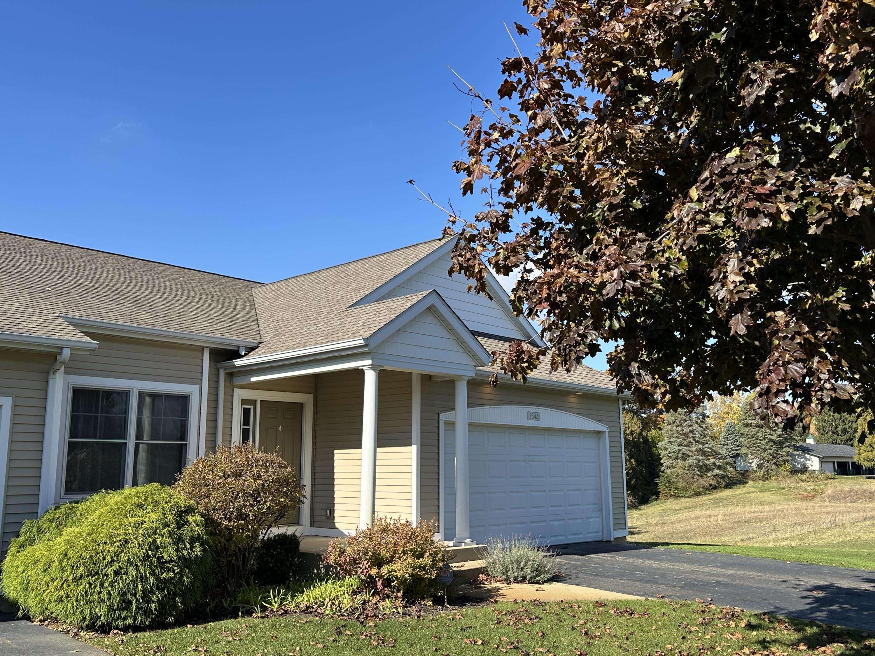 2542 Medinah LN, Hagar Twp, MI 49022