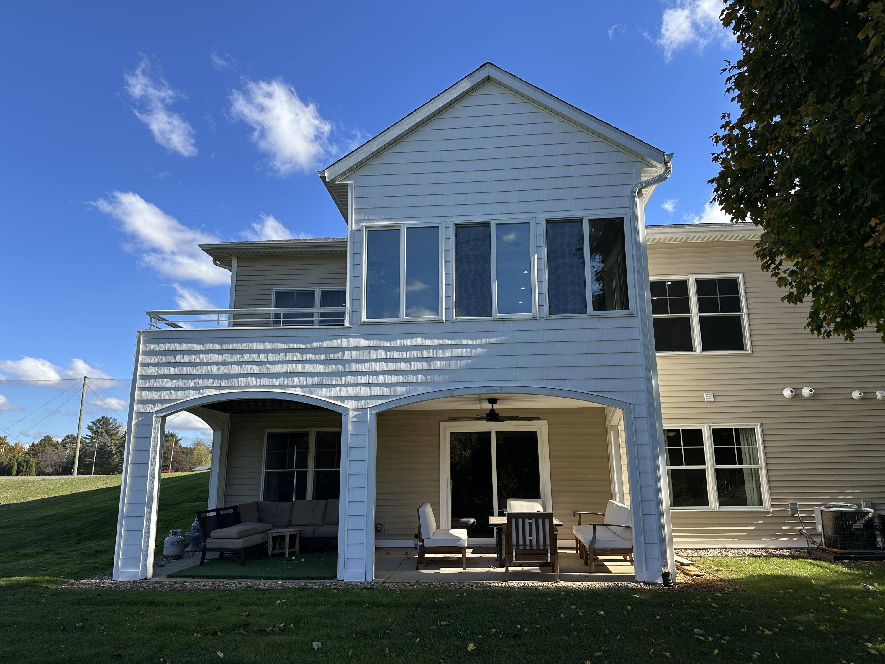 2542 Medinah LN, Hagar Twp, MI 49022