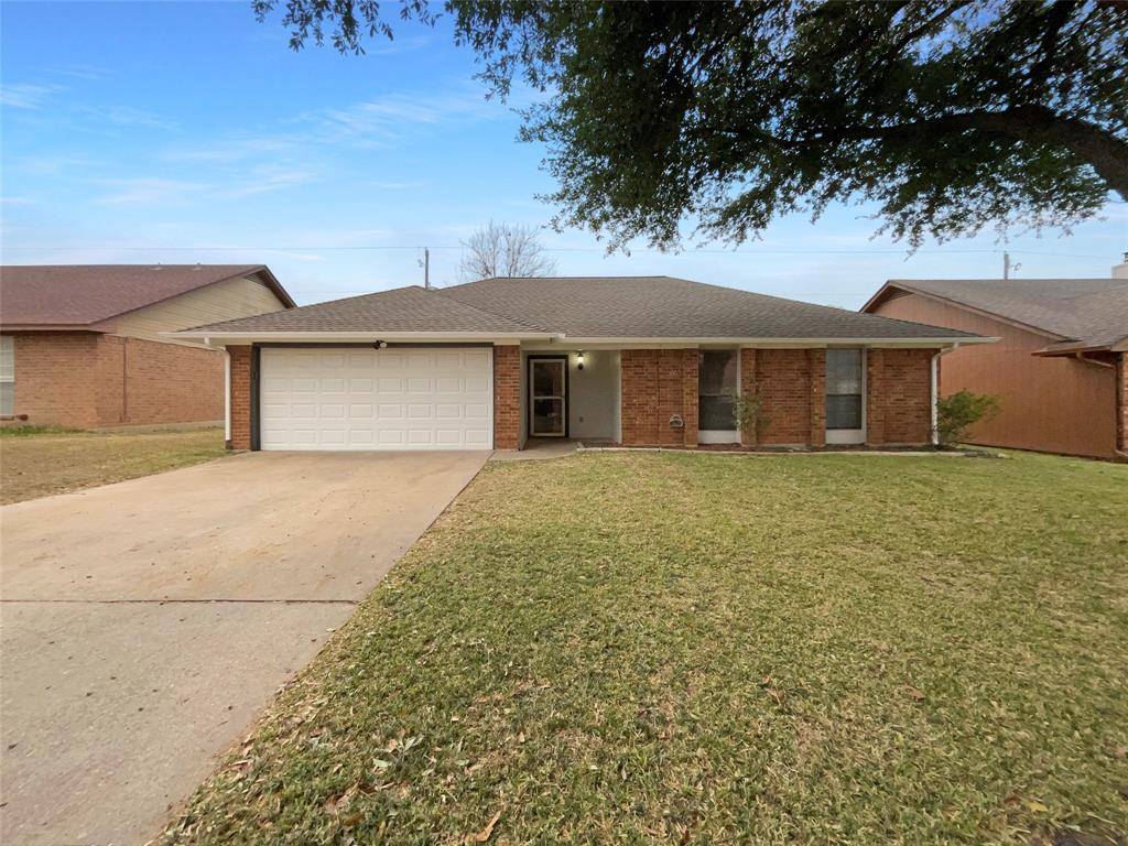 1617 N Bent Tree Trail, Grand Prairie, TX 75052