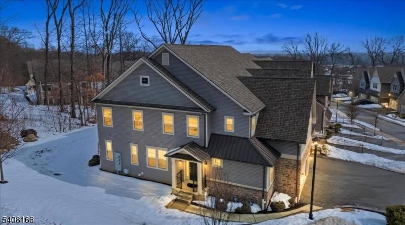 10 Albie Dr, Mountain Lakes Boro, NJ 07046