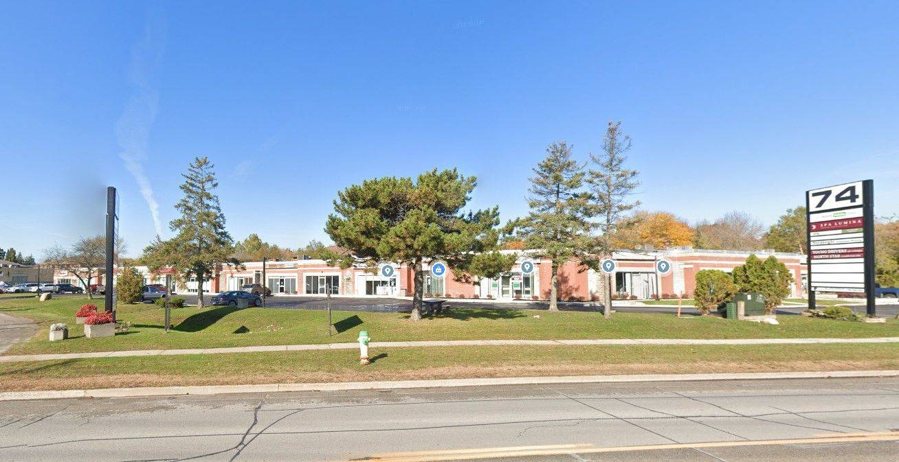 74 CEDAR POINTE DR #1017, Barrie, ON L4N 5R7