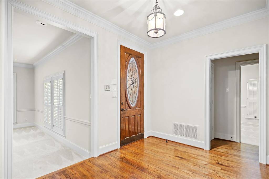 7247 Lane Park Drive, Dallas, TX 75225