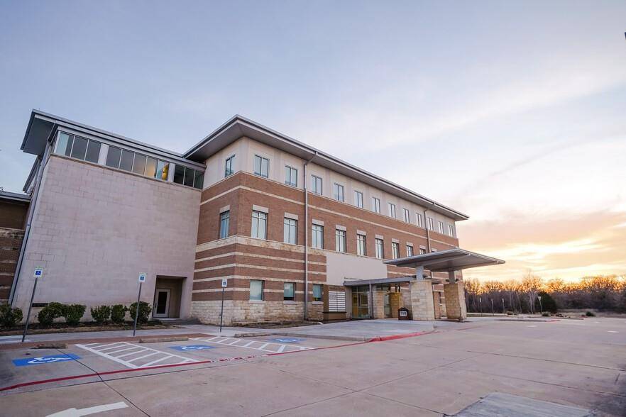 1903 Doctors Hospital Drive, Bridgeport, TX 76426