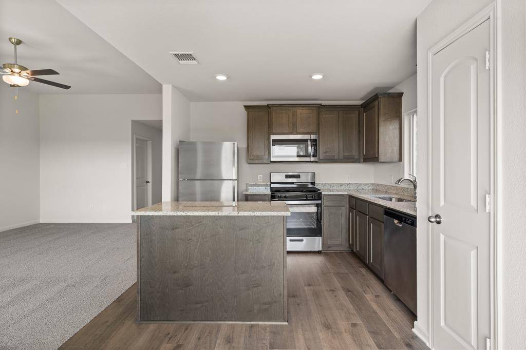 13413 Gitty Up Circle, Cresson, TX 76035