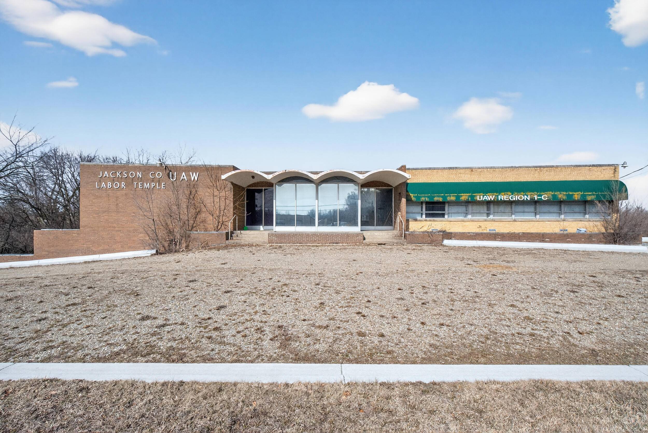 1002 E South ST, Jackson City, MI 49203