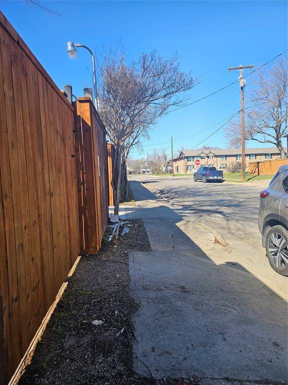 115 S Saint Mary Avenue, Dallas, TX 75214