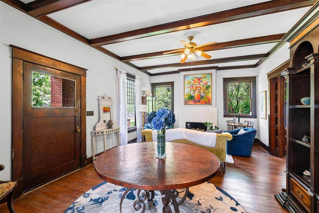 4606 E Side Avenue, Dallas, TX 75226