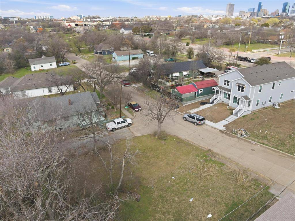 1060 E Oleander Street, Fort Worth, TX 76104