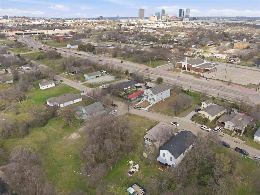 1060 E Oleander Street, Fort Worth, TX 76104