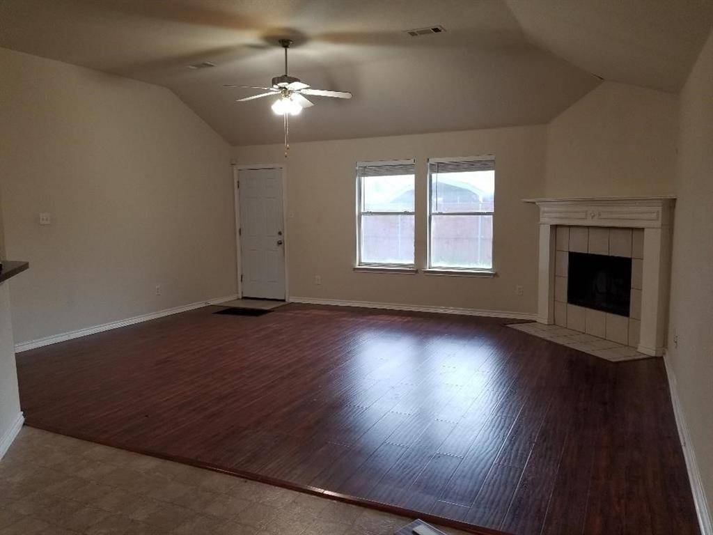 4704 Fox Meadows Lane, Mansfield, TX 76063