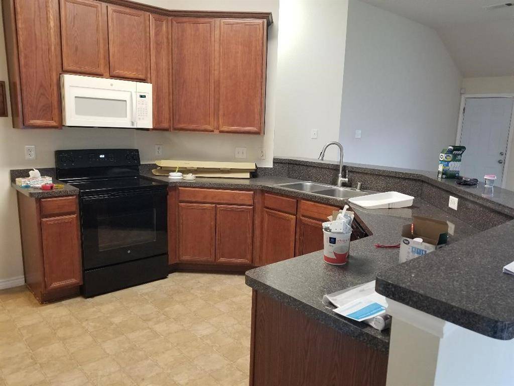 4704 Fox Meadows Lane, Mansfield, TX 76063