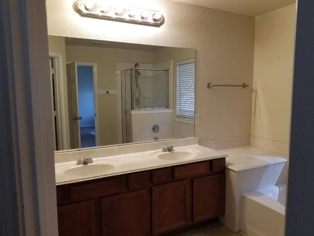 4704 Fox Meadows Lane, Mansfield, TX 76063