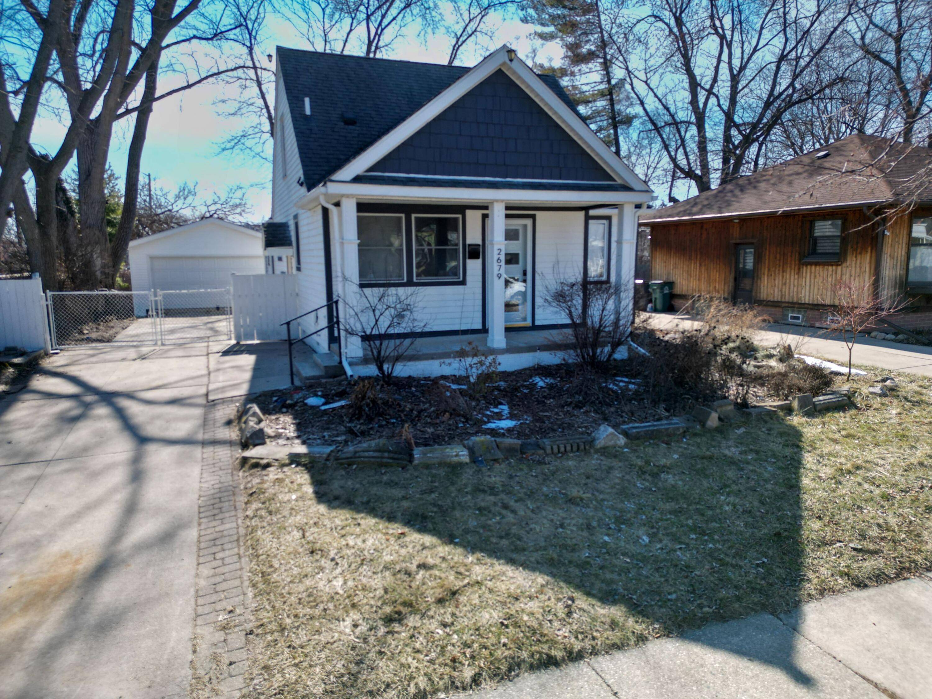 2679 Oxford RD, Berkley City, MI 48072