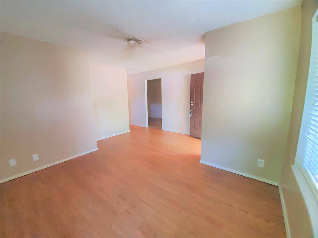 1002 Mulkey Lane, Denton, TX 76209