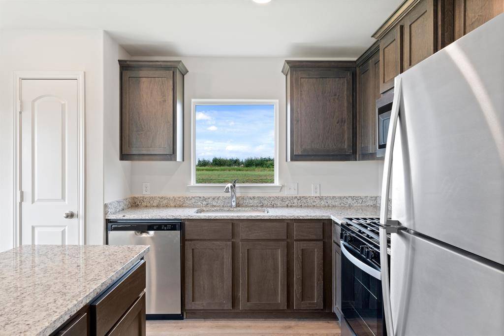 13420 Gitty Up Circle, Cresson, TX 76035