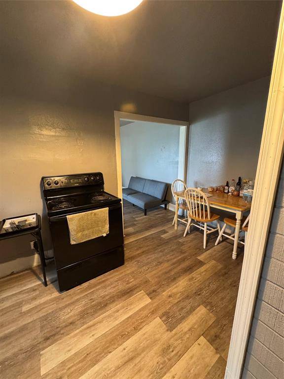 111 N Nueces, Coleman, TX 76384