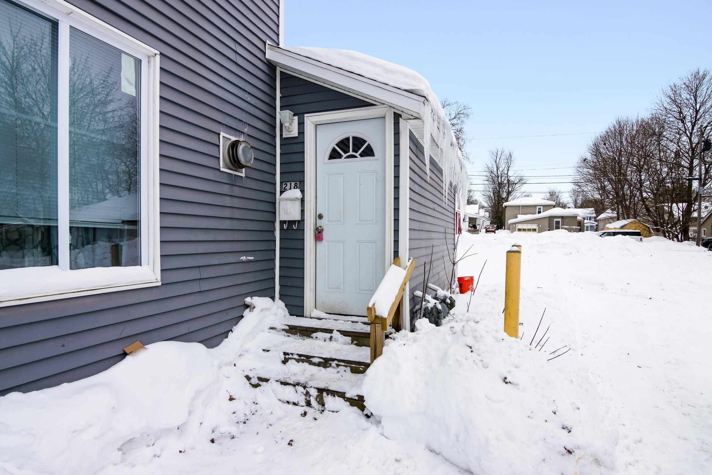 218 E River ST, Clam Lake Twp, MI 49601