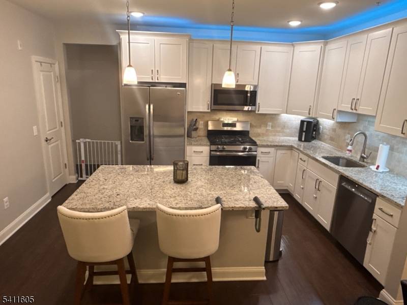 36 Elston Ct, Wanaque Boro, NJ 07420
