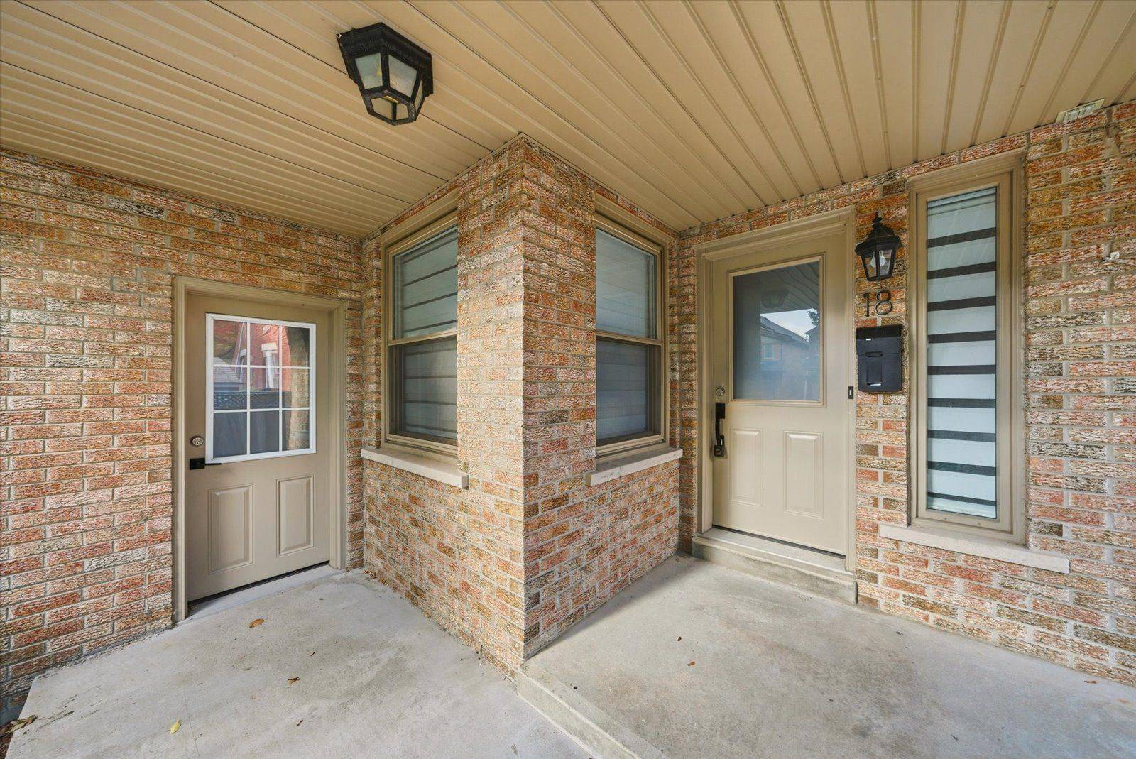 18 Mill ST S, Brampton, ON L6Y 1S5