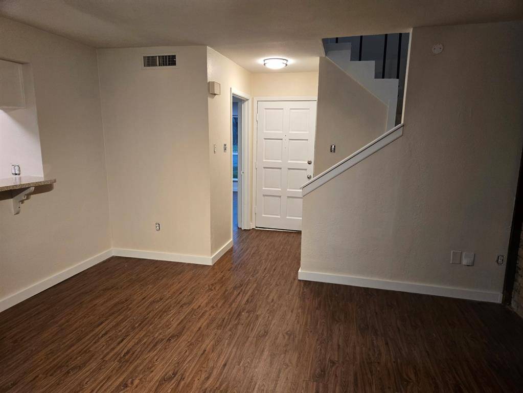 2015 Warnford Place, Arlington, TX 76015