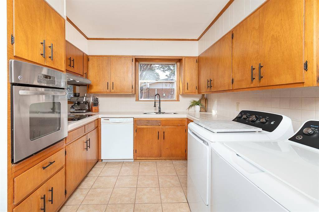 2005 S China Street, Brady, TX 76825